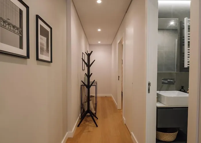 Marinha - 2 Bedrooms And Shared Pool In Arroios