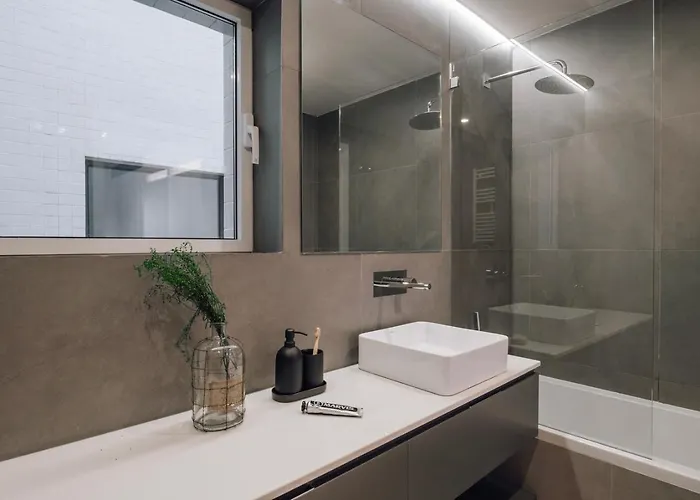 Marinha - 2 Bedrooms And Shared Pool In Arroios Lisboa