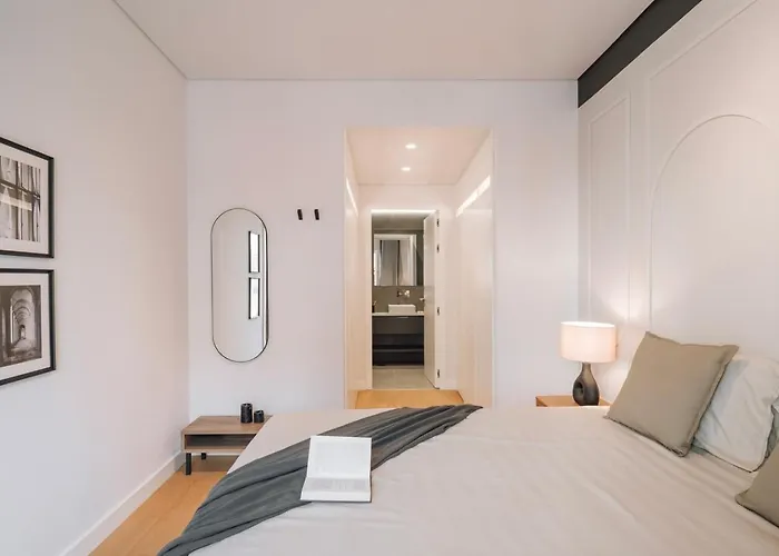 Marinha - 2 Bedrooms And Shared Pool In Arroios * Lisboa