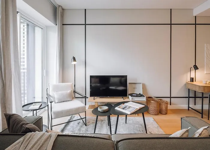 Marinha - 2 Bedrooms And Shared Pool In Arroios *