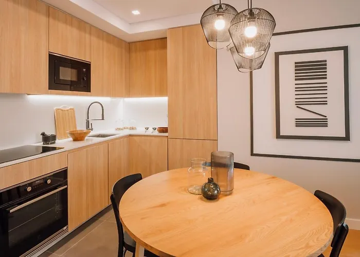 Marinha - 2 Bedrooms And Shared Pool In Arroios Apartment