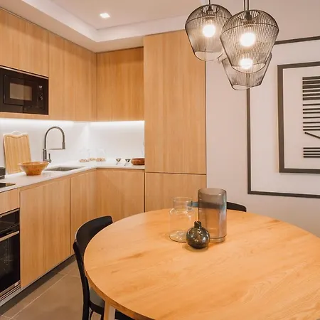 Marinha - 2 Bedrooms And Shared Pool In Arroios דירה