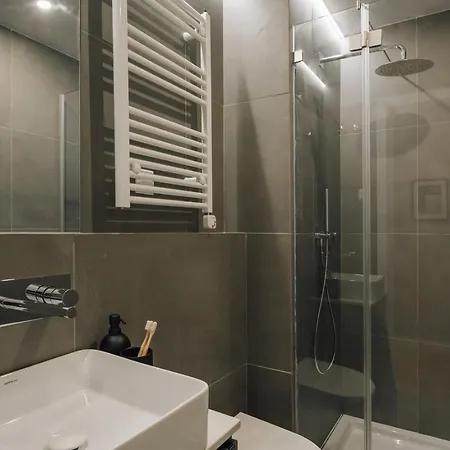 Marinha - 2 Bedrooms And Shared Pool In Arroios