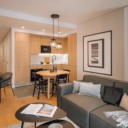 Marinha - 2 Bedrooms And Shared Pool In Arroios דירה